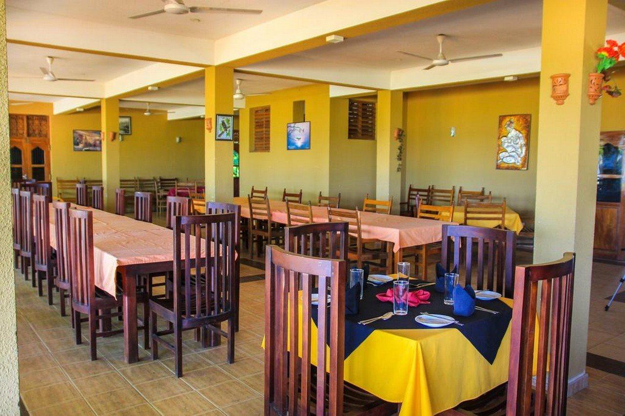 Wila Safari Hotel Тиссамахарама Экстерьер фото