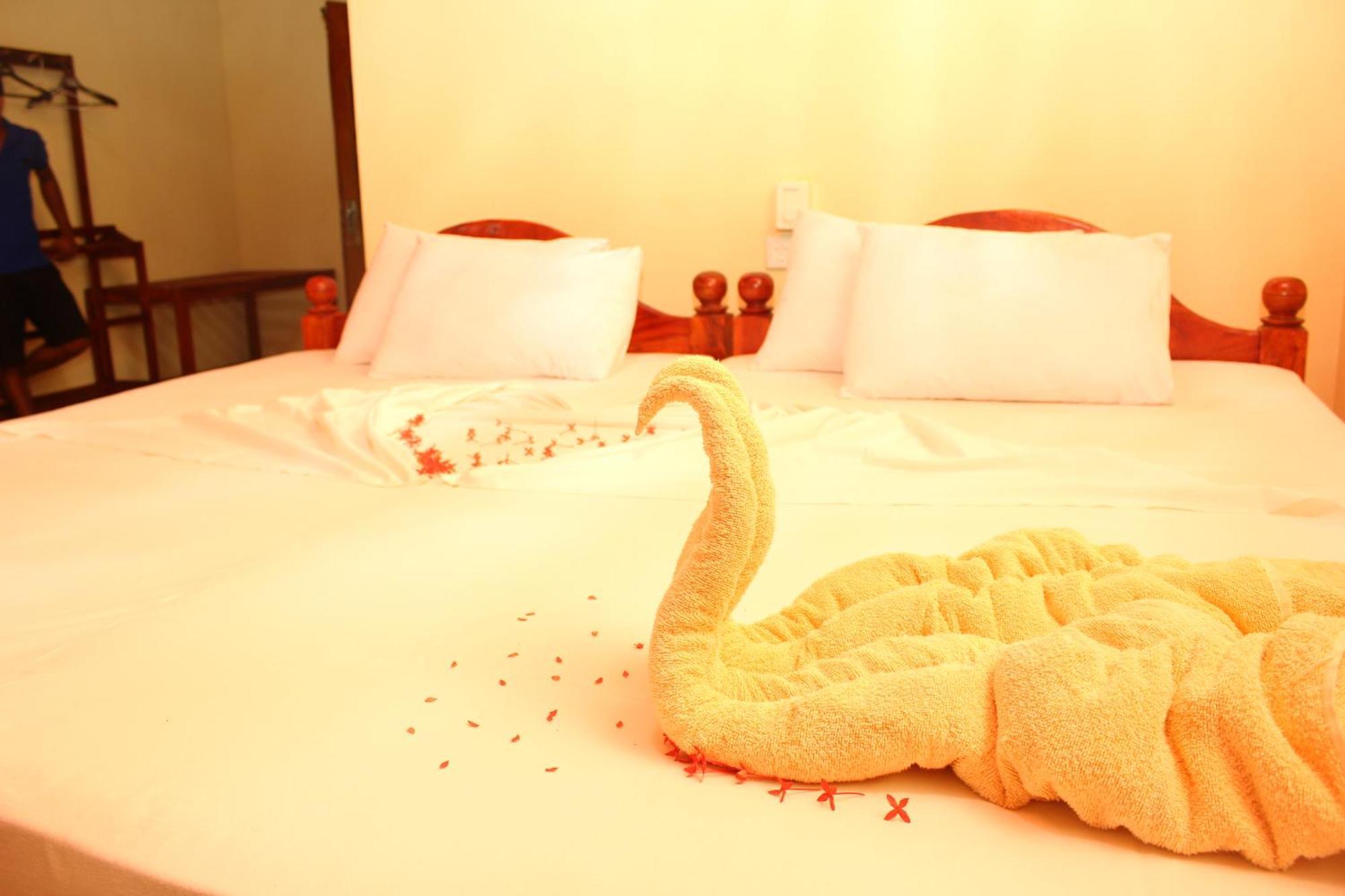 Wila Safari Hotel Тиссамахарама Экстерьер фото