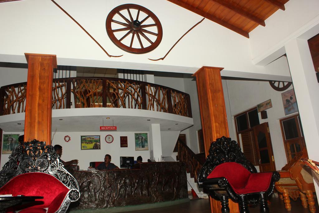 Wila Safari Hotel Тиссамахарама Экстерьер фото