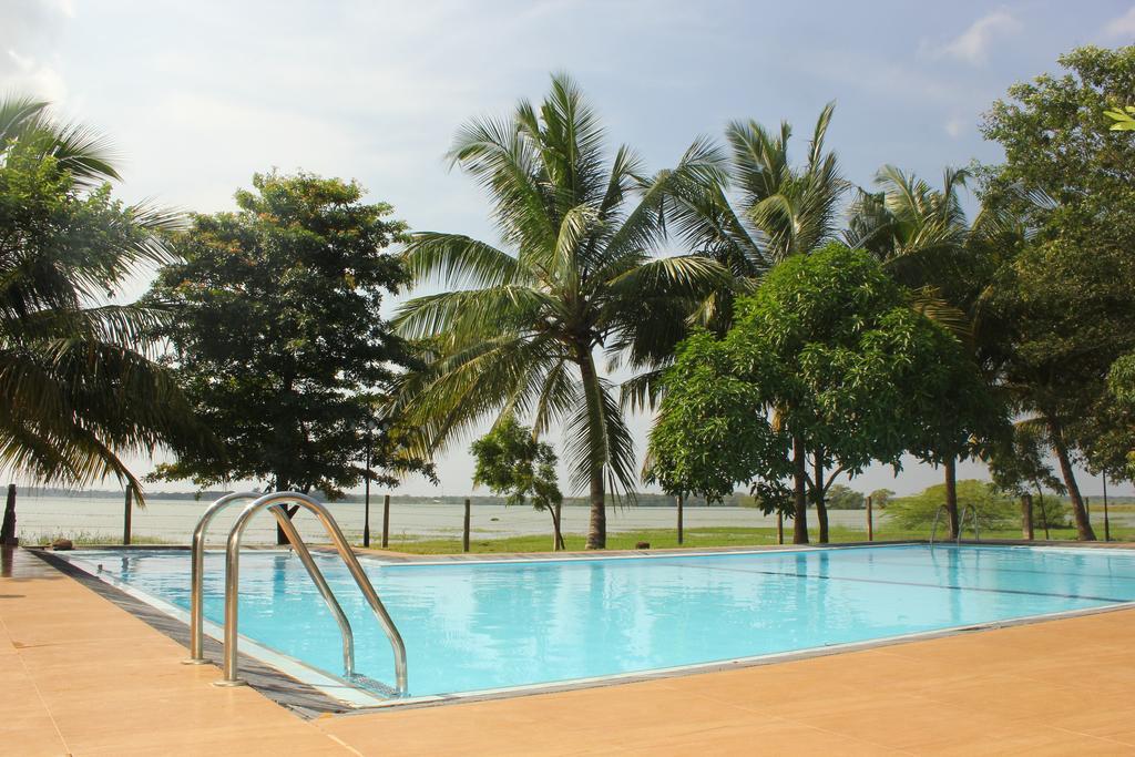 Wila Safari Hotel Тиссамахарама Экстерьер фото