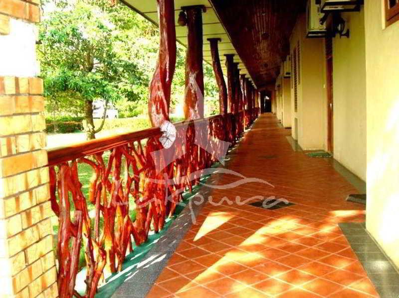 Wila Safari Hotel Тиссамахарама Экстерьер фото