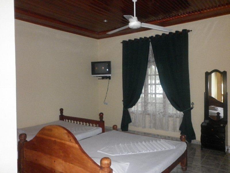 Wila Safari Hotel Тиссамахарама Экстерьер фото